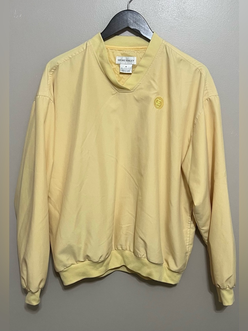 Sport Haley Men’s V-neck Windbreaker Pullover Size Med